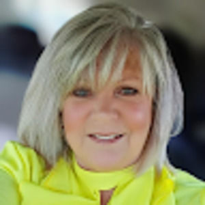 Meet your Posher, Lora